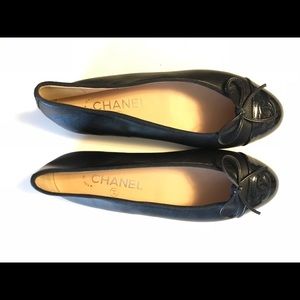 Chanel CC cap toe ballerina flats 36